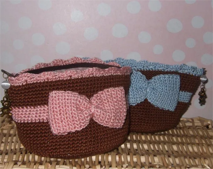 Carmen Atelier: ♥ Monederos de Ganchillo con lacito - Crochet ...