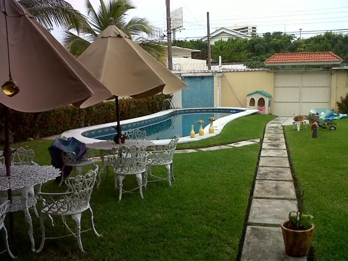 Monique salón de eventos y banquetes en VERACRUZ. Teléfono y más info. Monique salón de eventos y banquetes en VERACRUZ. Teléfono y más info.