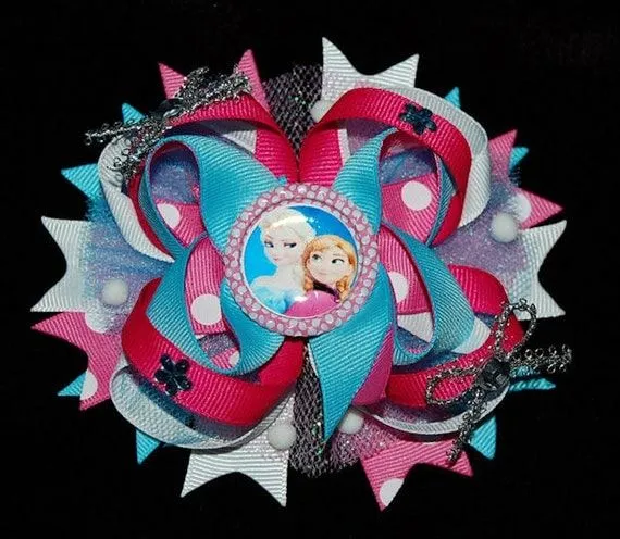 Moño para niñas de elsa y ana de frozen por RoshelysBowtique Moño para niñas de elsa y ana de frozen por RoshelysBowtique