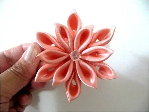 Moños en cintas para el cabello flor doce pétalos - YouTube Moños en cintas para el cabello flor doce pétalos - YouTube