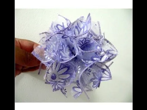 Moños flor pompones en cintas de organza para el cabello - YouTube Moños flor pompones en cintas de organza para el cabello - YouTube