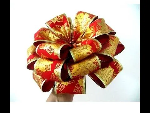 Moños flores navideñas de tres capas en cintas - YouTube Moños flores navideñas de tres capas en cintas - YouTube