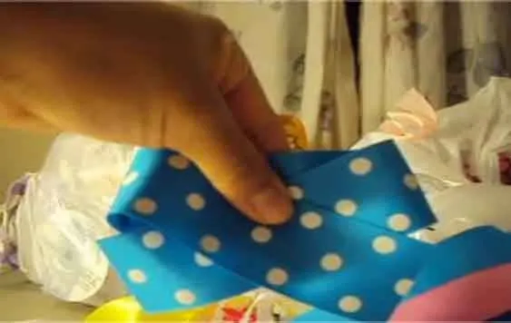 Como hacer moños con listón para niñas :: Hacer moños con listón Como hacer moños con listón para niñas :: Hacer moños con listón