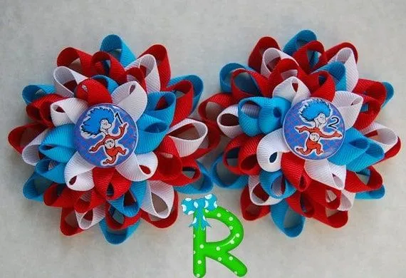 Moños para niñas de dr seuss gancho de cinta por RoshelysBowtique Moños para niñas de dr seuss gancho de cinta por RoshelysBowtique