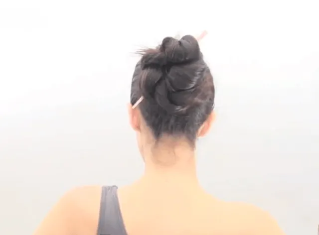 MOÑOS CON PALOS CHINOS : Peinados y cortes de cabello