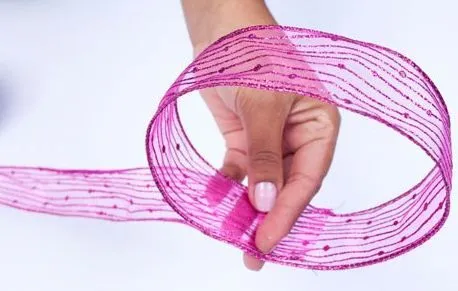 Moños de regalo con listón de alambre ~ lodijoella