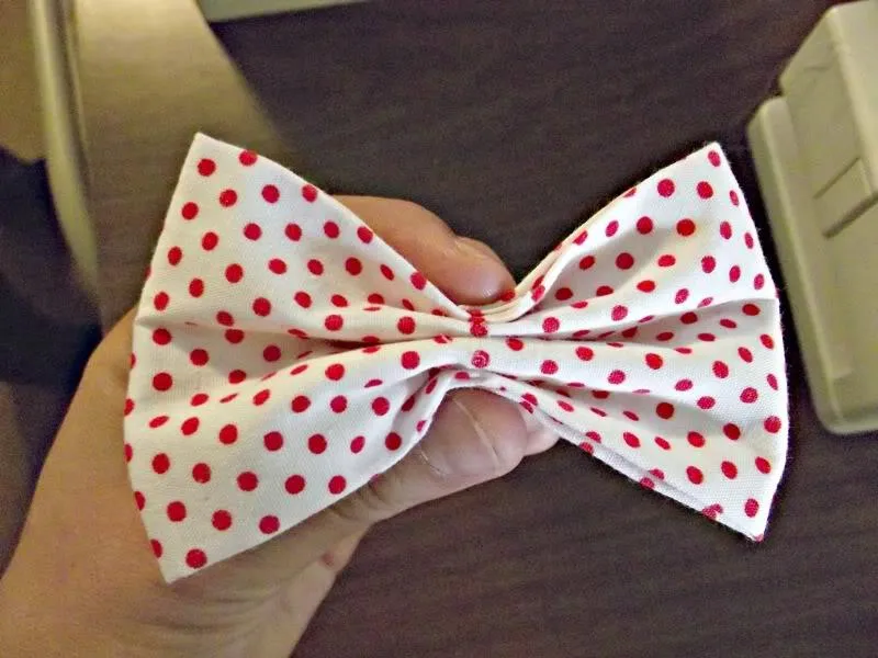 Como hacer moños de tela