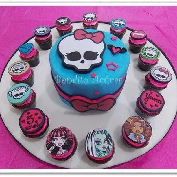 Monster High #cake #bolo #cupcake #cupcakes #pastaamericana ... Monster High #cake #bolo #cupcake #cupcakes #pastaamericana ...