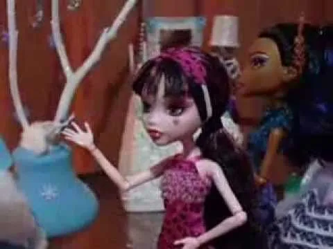 MONSTER HIGH PIJAMADA DE TERROR - YouTube