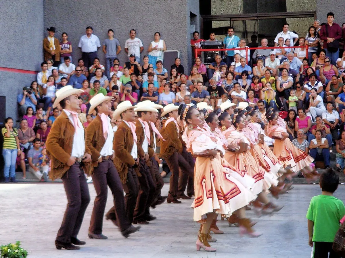 Monterrey, México: Traje típico de Monterrey Monterrey, México: Traje típico de Monterrey