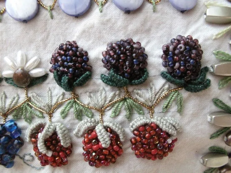 Moras y frambuesas. Crazy Quilt. Detalle. Bordado a mano por ...