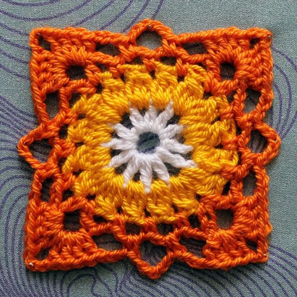 Motivo A Crochet | Corriendo con Tijeras
