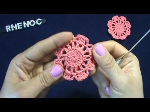 MOTIVO FLOR SENCILLA 8 PETALOS GANCHILLO CROCHET - YouTube