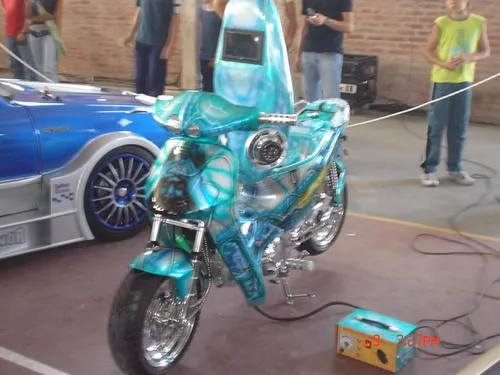 Motos