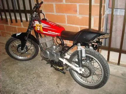 Motos ABU: MOTO: Pico de loro
