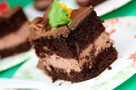 Tarta de chocolate rellena de mousse de chocolate - Receta
