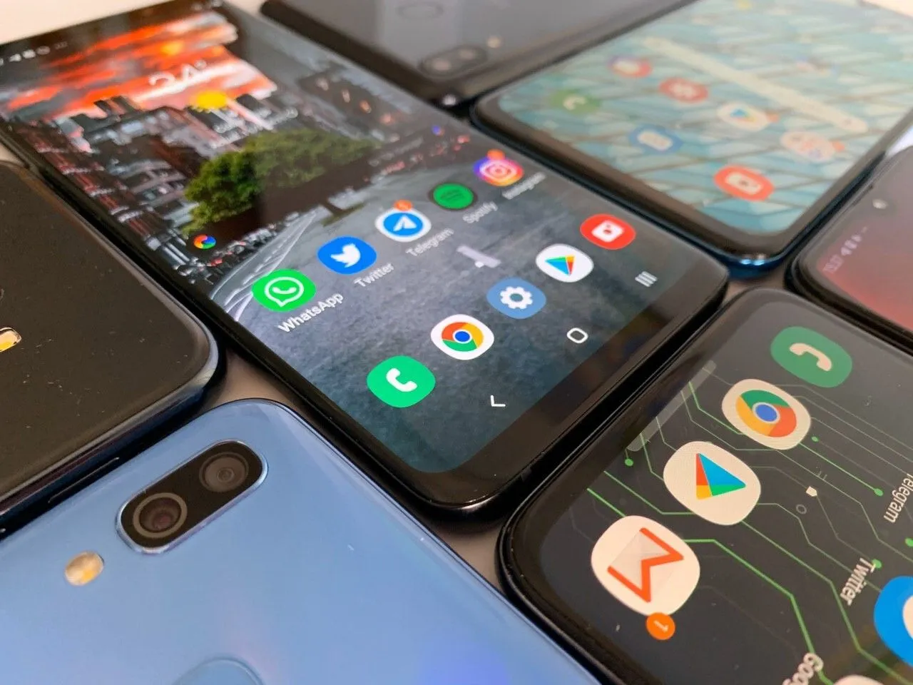 Un móvil hecho con redes de pesca recicladas: Samsung reutilizará plásticos en sus próximos Galaxy Un móvil hecho con redes de pesca recicladas: Samsung reutilizará plásticos en sus próximos Galaxy