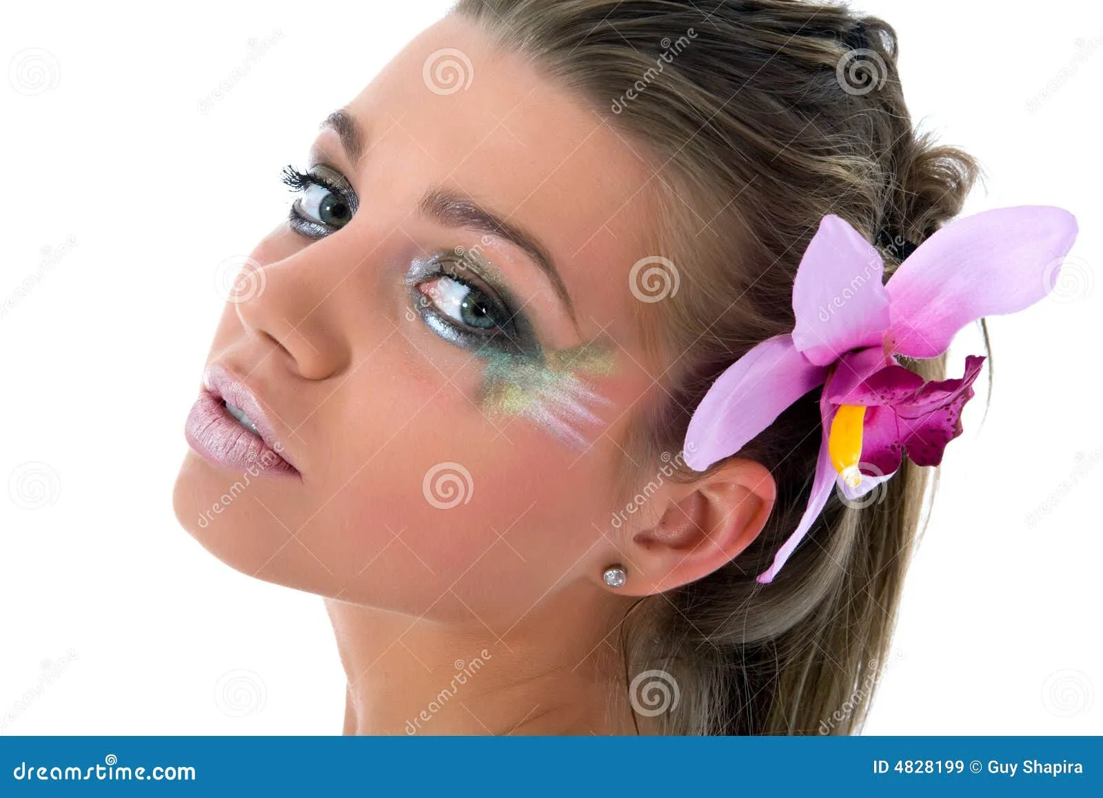 Muchacha Con La Pintura De La Mariposa Del Cara-arte Imágenes de ...