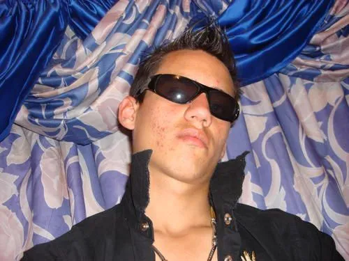 Muchachos con lentes - Imagui