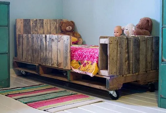 Mueblesdepalets.net: Cama para niño hecha de palets