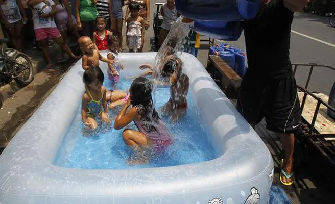 Muere una niña de 17 meses ahogada en una piscina hinchable de ...