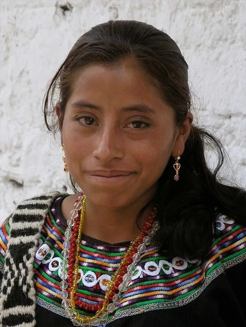 Mujer bella - Beautiful girl; Fiesta del pueblo, Joyabaj, El ...