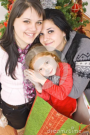 Tres mujeres felices jovenes.