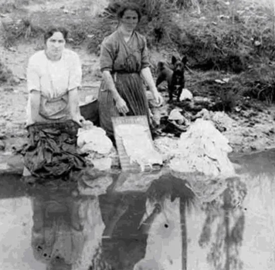 mujeres lavando la ropa en el río, SOTOBAÑADO Y PRIORATO mujeres lavando la ropa en el río, SOTOBAÑADO Y PRIORATO