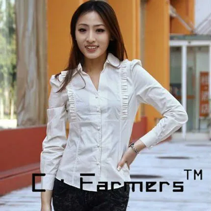 las mujeres de la moda de seda liso con camisas de manga larga ...