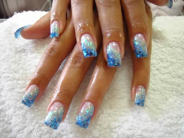 Cosas de mujeres Pintar uñas ~ Extraño tu Amor, reflexión y humor