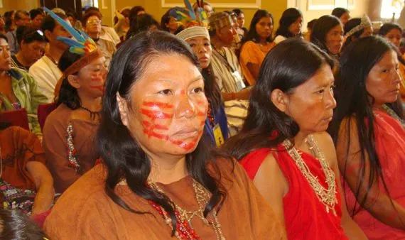 mujer_peru-pie-570.JPG