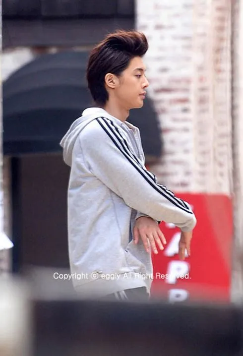 Mundo AsiaDoramusic ♥/♥: Kim Hyun Joong baila en la calle Mundo AsiaDoramusic ♥/♥: Kim Hyun Joong baila en la calle