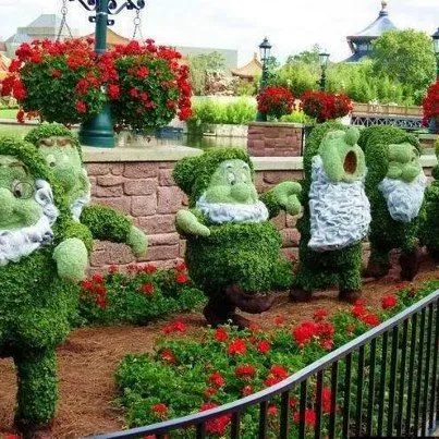 Mi Mundo Español Por Rita Condor: Enanitos adorno jardín