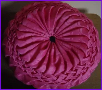 MUNDO DEL TEJIDO CROCHET Y ALGO MAS: COJÍN REDONDO MUNDO DEL TEJIDO CROCHET Y ALGO MAS: COJÍN REDONDO
