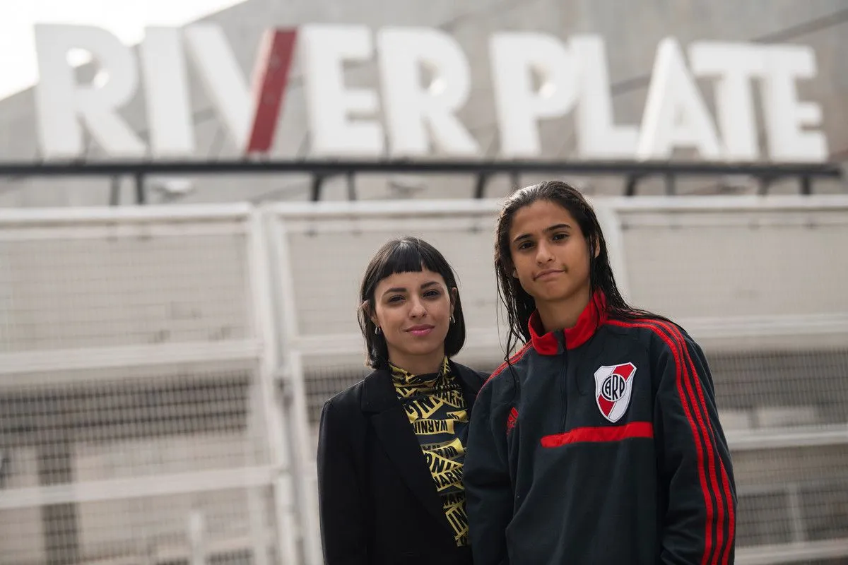 Mundos íntimos. Mi hija juega al fútbol en River: se desvivió para  lograrlo. Yo fui la que tardé en convencerme de su pasión.