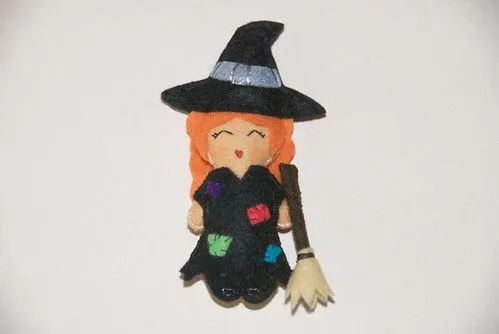 Muñeca bruja // fieltro broche hechoamano colores safecreative ...