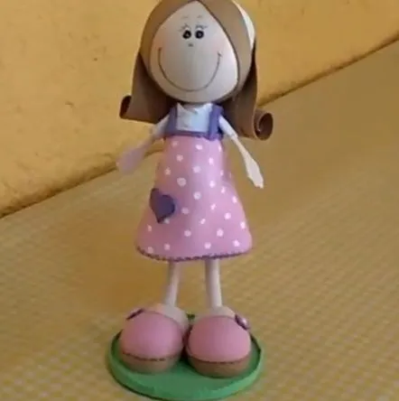 Cómo hacer una muñeca de goma eva embarazada | Manualidades Cómo hacer una muñeca de goma eva embarazada | Manualidades