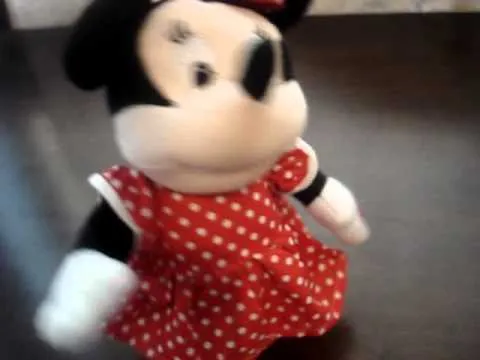 Muñeca Peluche Minnie Mouse Bailando!!!! - YouTube Muñeca Peluche Minnie Mouse Bailando!!!! - YouTube