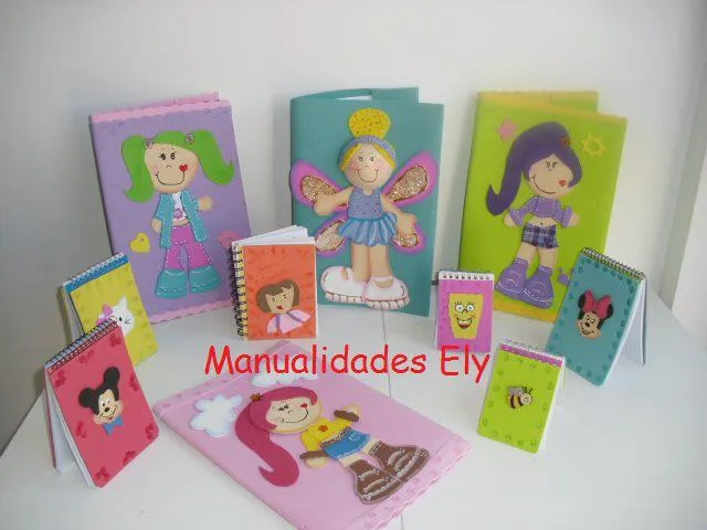 Muñecas en goma eva para carpeta - Imagui