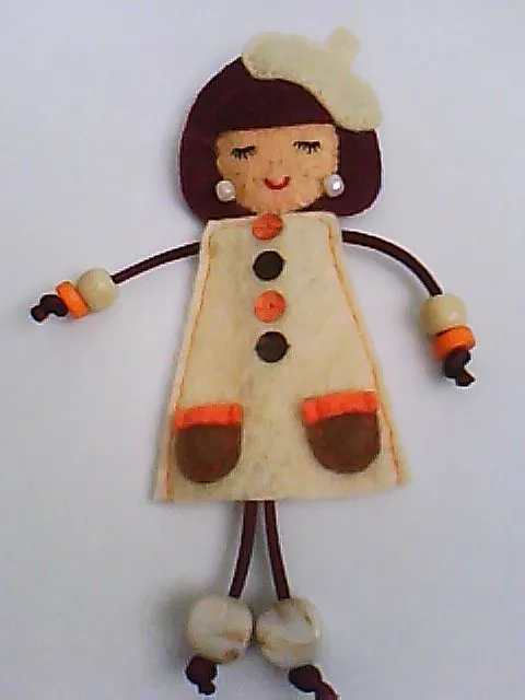MUÑECAS FIELTRO BROCHES; CHICA CON VESTIDO Y GORRO. REF 1108 ...
