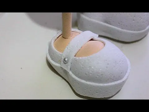 Como hacer zapatos para fofuchas sencillos - YouTube Como hacer zapatos para fofuchas sencillos - YouTube