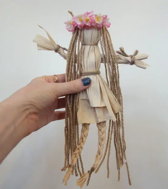 Muñecas de hoja de maíz | Manualidades InfantilesManualidades ...
