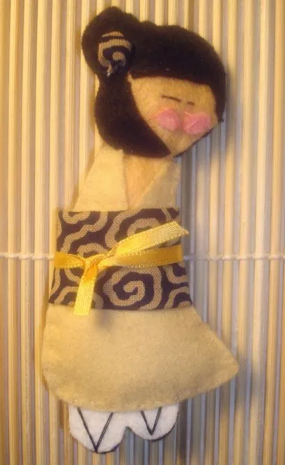 muñecas japonesas de fieltro « Pupettas