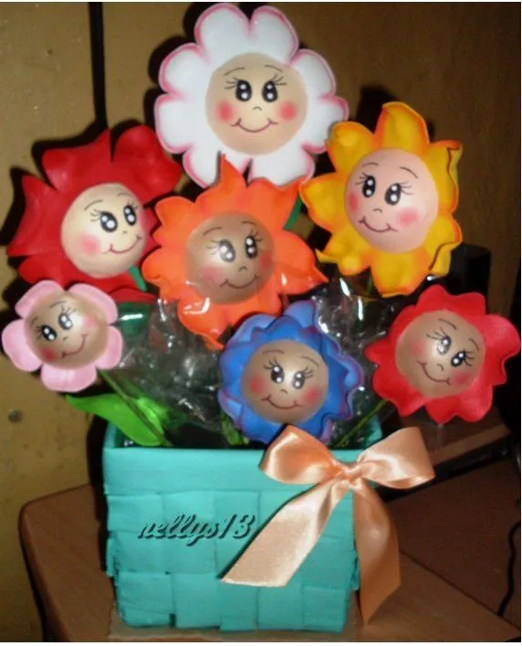 LAS MUÑECAS DE NELLYS...: Arreglo de flores fofuchas LAS MUÑECAS DE NELLYS...: Arreglo de flores fofuchas