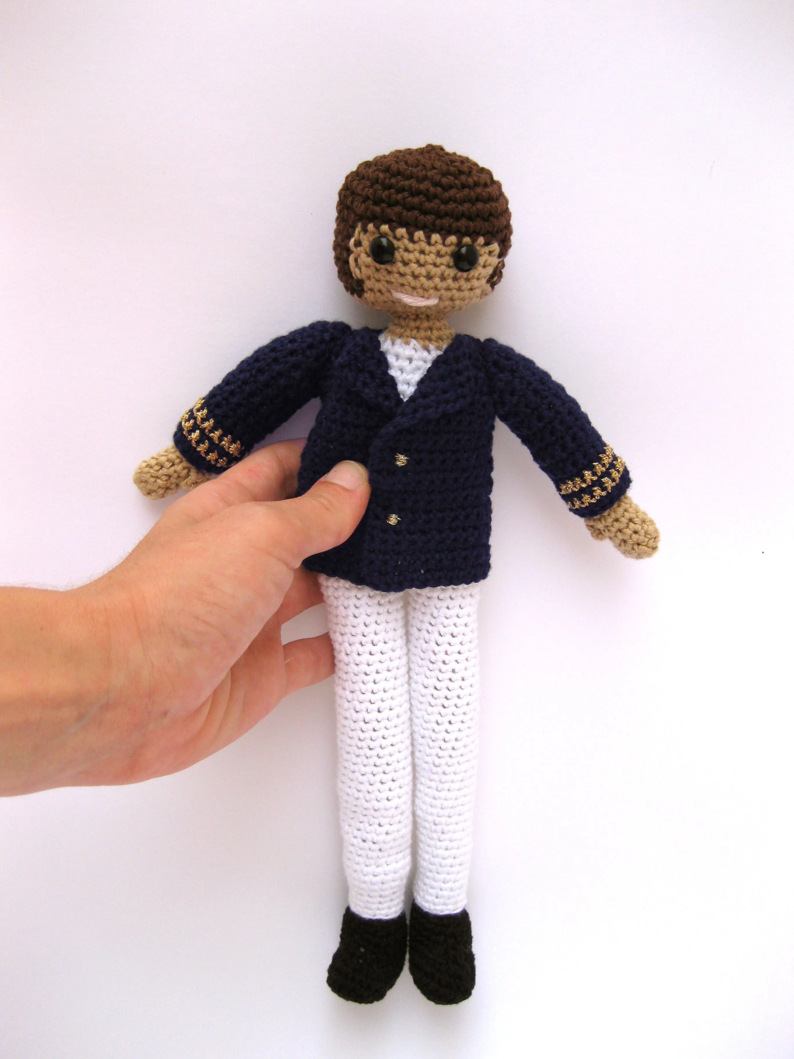 Muñeco de Comunión a crochet | El Hogar de las lanas Muñeco de Comunión a crochet | El Hogar de las lanas