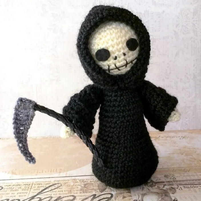 Muñeco muerte de ganchillo | Monstruos de ganchillo, Muñecos de ganchillo, Disney de crochet Muñeco muerte de ganchillo | Monstruos de ganchillo, Muñecos de ganchillo, Disney de crochet