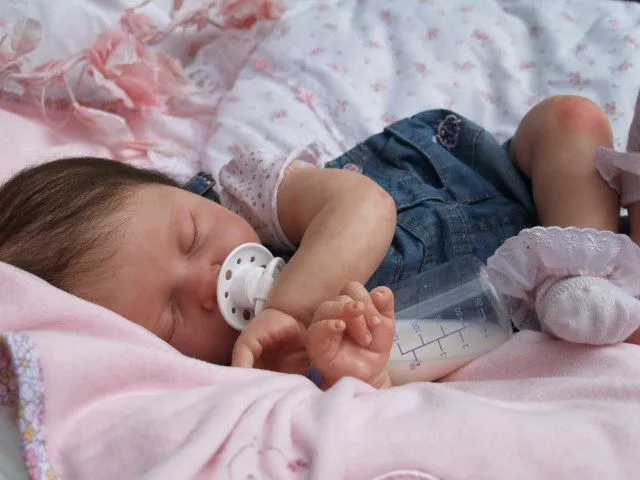 CRIALOS CON AMOR: LA POLEMICA QUE CAUSA LOS BEBÉS REBORN CRIALOS CON AMOR: LA POLEMICA QUE CAUSA LOS BEBÉS REBORN