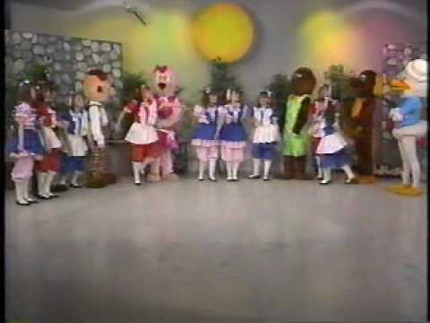 Muñequitas Elizabeth "Las vocales" - YouTube Muñequitas Elizabeth "Las vocales" - YouTube