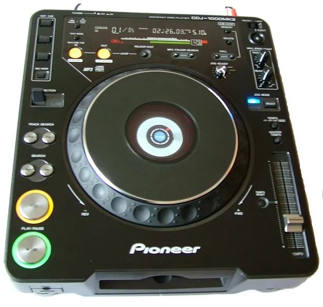 Musica electronica: Platos o Reproductor de cd profesional Musica electronica: Platos o Reproductor de cd profesional