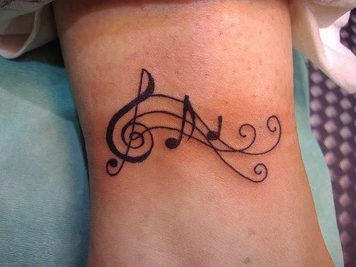 Clave de Sol, Pentagrama y Notas Musicales - Tatuajes para Mujeres